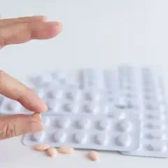 Skuteczne leki na cholesterol bez statyn - poznaj alternatywy i ich działanie