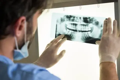 Co obejmuje dentysta NFZ? Sprawdź usługi i limity refundacji