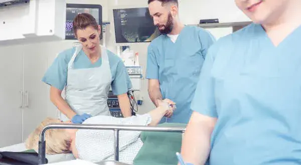 Ile się czeka na gastroskopię NFZ? Czas oczekiwania może zaskoczyć
